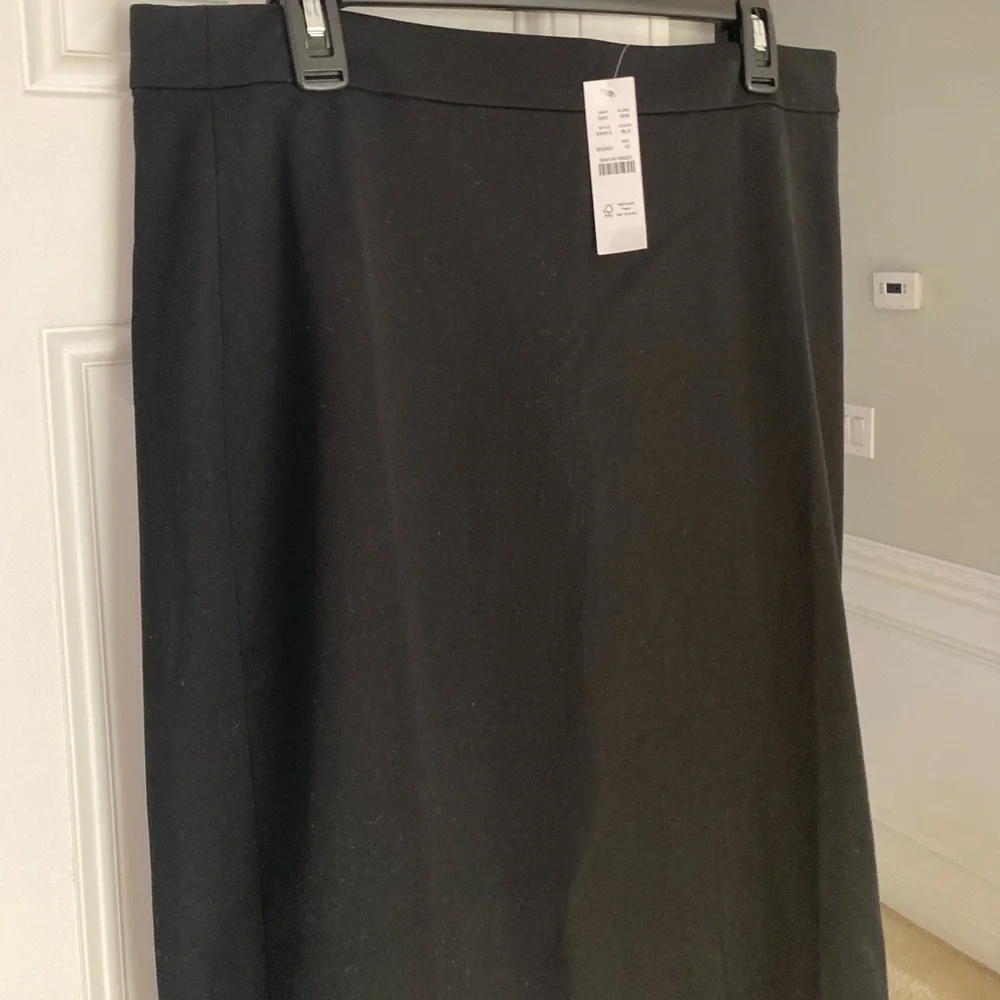 New w Tag: J Crew No 3 Pencil Skirt in Black. Size 12